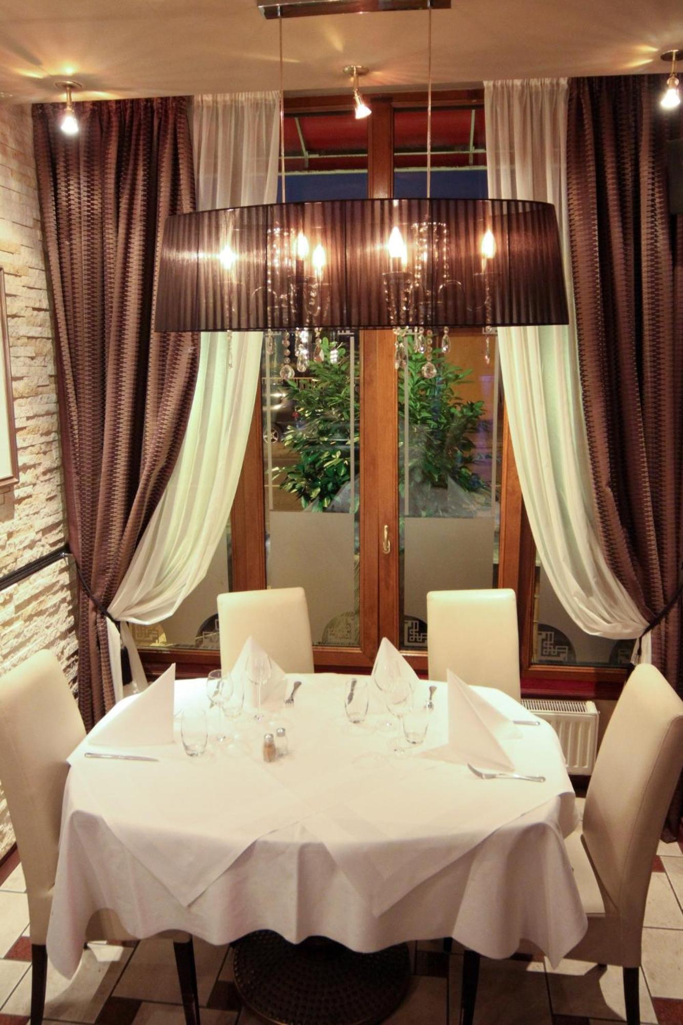 פורבאק Dm Hotel מראה חיצוני תמונה