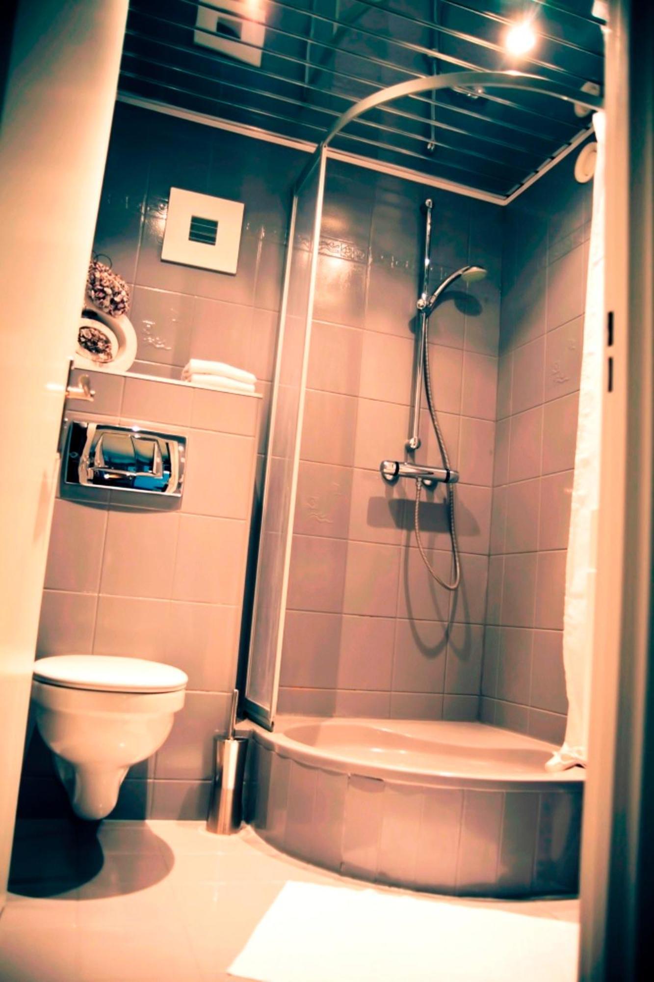 פורבאק Dm Hotel מראה חיצוני תמונה