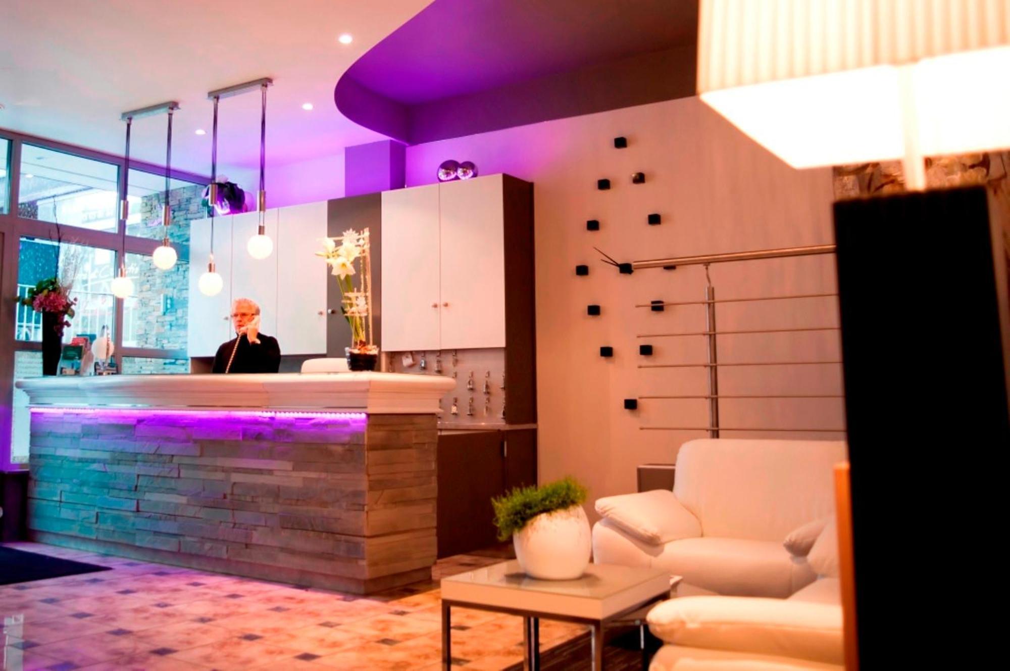 פורבאק Dm Hotel מראה חיצוני תמונה